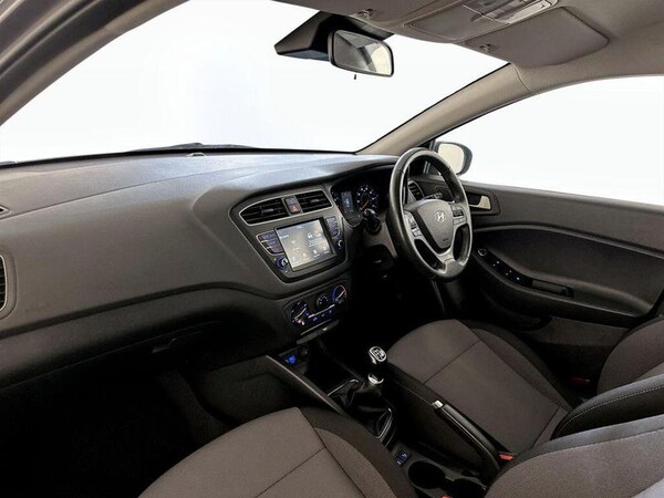 Used Hyundai i20 2018 for sale - 76131314: Photo 12