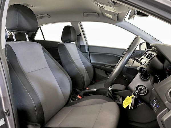 Used Hyundai i20 2018 for sale - 76131314: Photo 13