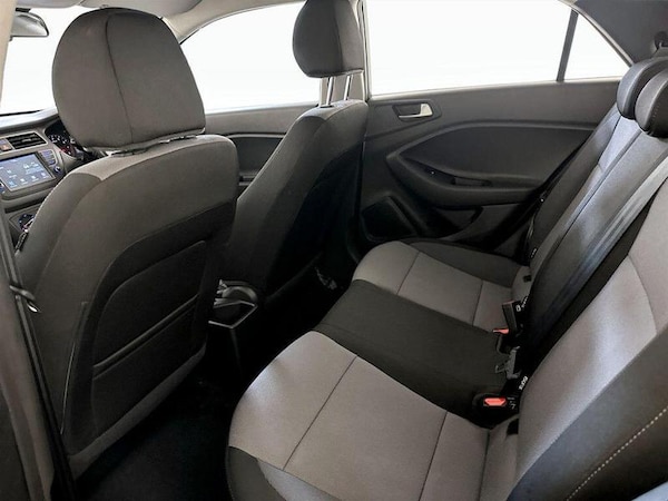 Used Hyundai i20 2018 for sale - 76131314: Photo 14
