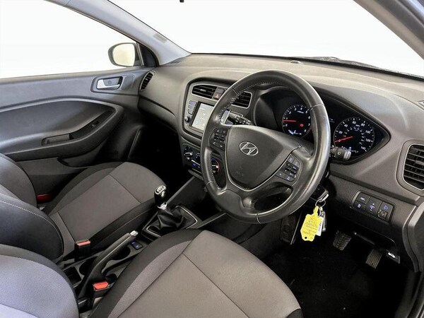Used Hyundai i20 2018 for sale - 76131314: Photo 15
