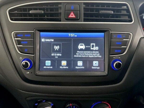 Used Hyundai i20 2018 for sale - 76131314: Photo 23