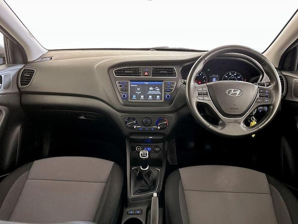 Used Hyundai i20 2018 for sale - 76131314: Photo 3