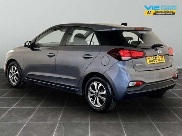 Used Hyundai i20 2018 for sale - 76131314: Photo 8