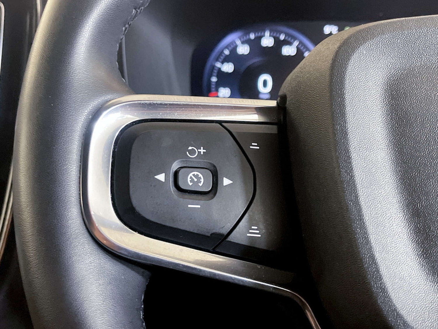 Used Volvo XC40 2021 for sale - 77490231: Photo 17