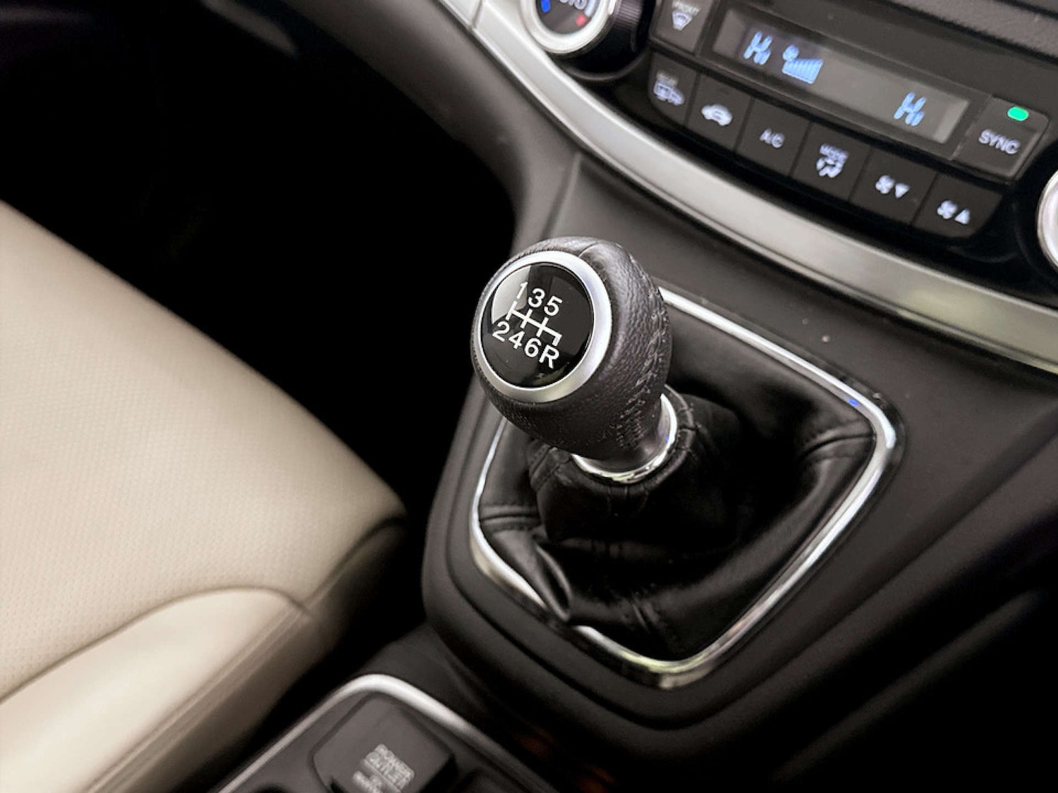 Used Honda CR-V 2017 for sale - 77693726: Photo 25