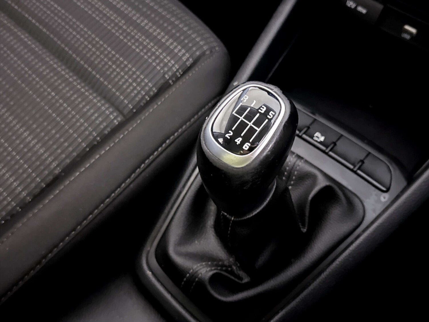 Used Kia Stonic 2022 for sale - 77490203: Photo 24