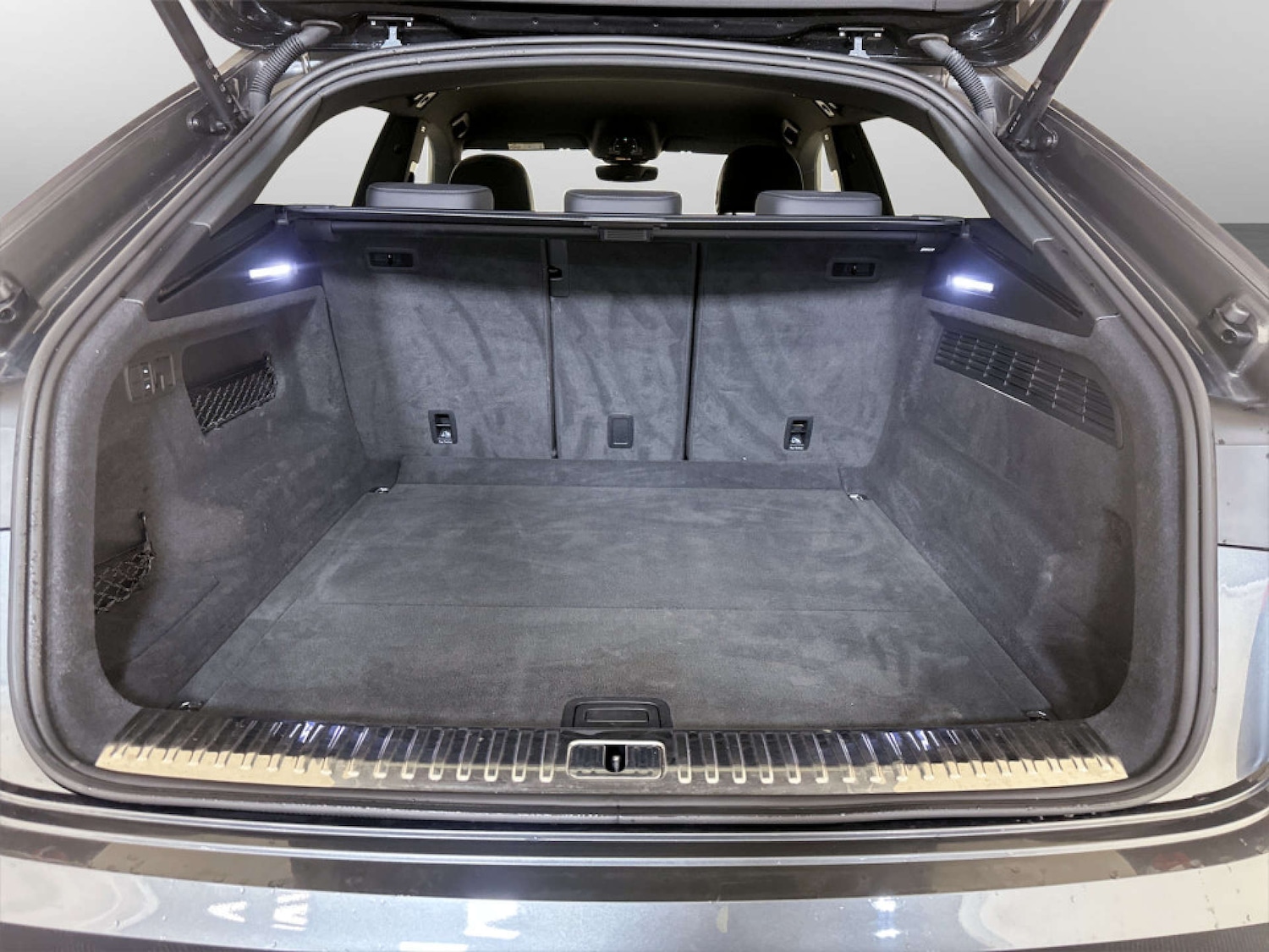 Used Audi Q8 2021 for sale - 77185472: Photo 15