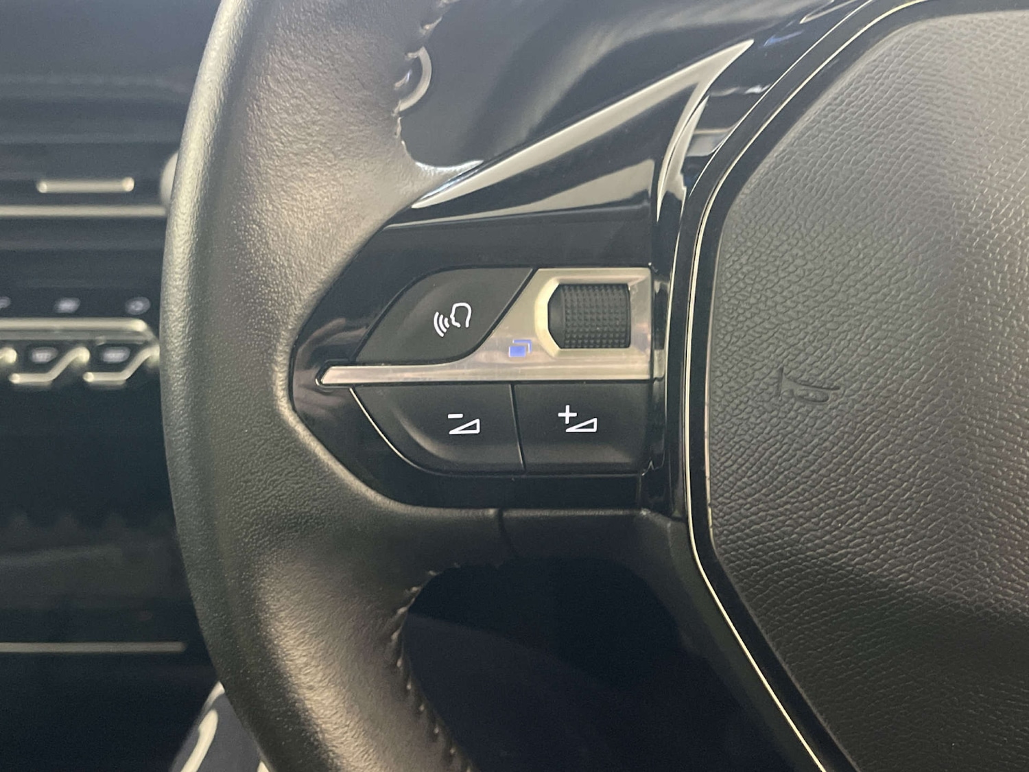 Used Peugeot 2008 2022 for sale - 78016546: Photo 17