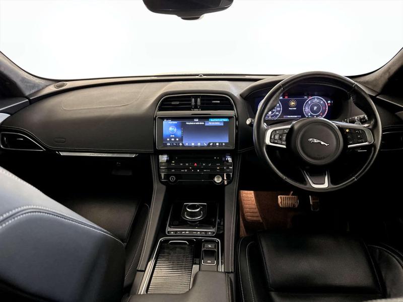 Used Jaguar F-Pace 2020 for sale - 76862331: Photo 3