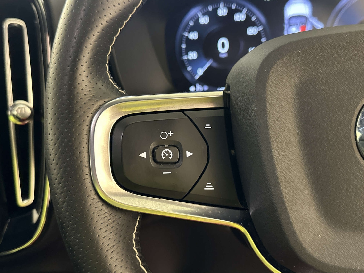 Used Volvo XC40 2020 for sale - 78094467: Photo 17