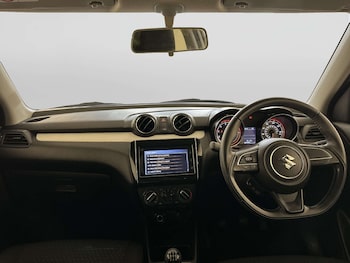 Used Suzuki Swift 2019 for sale - 77963177: Photo