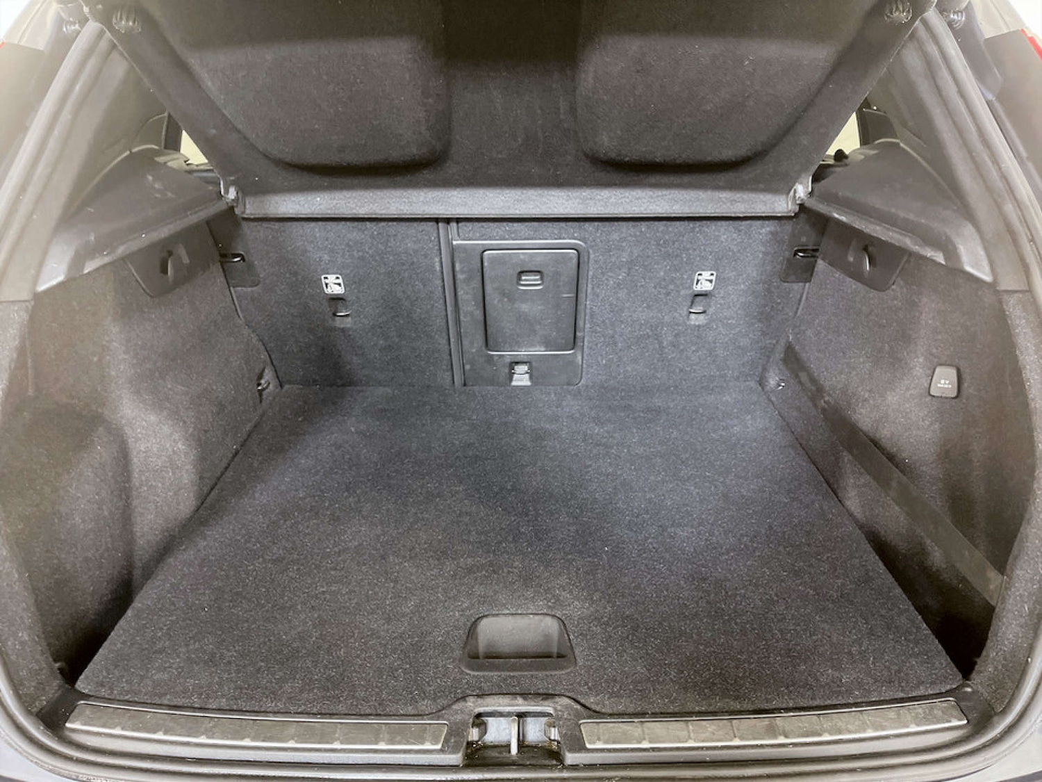 Used Volvo XC40 2019 for sale - 77185368: Photo 16