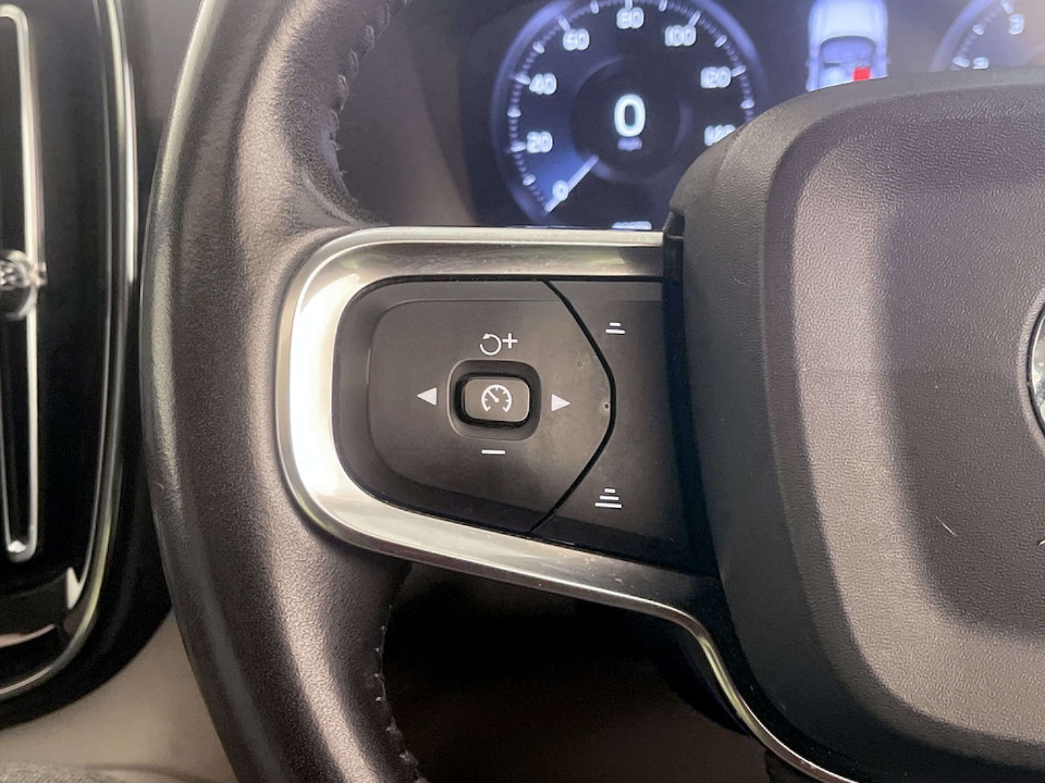 Used Volvo XC40 2019 for sale - 77185368: Photo 19