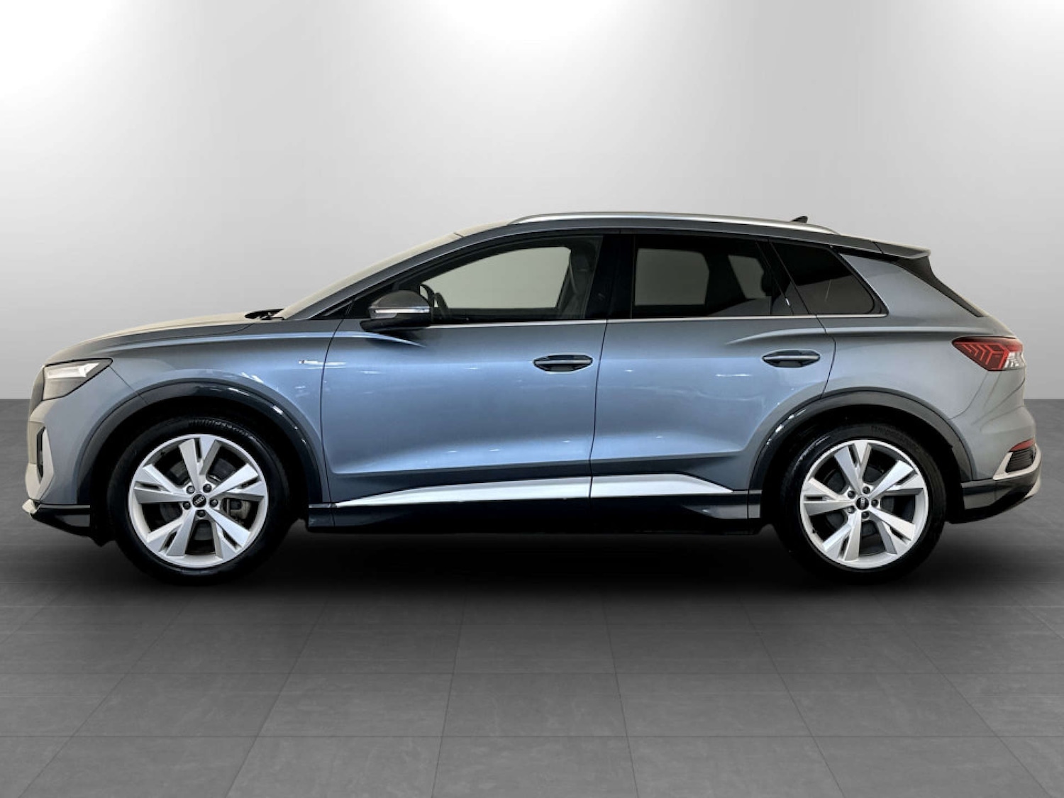 Used Audi Q4 e-tron 2021 for sale - 77406140: Photo 6