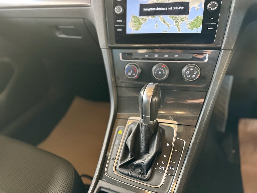 Used Volkswagen Golf 2017 for sale - 76632330: Photo 29