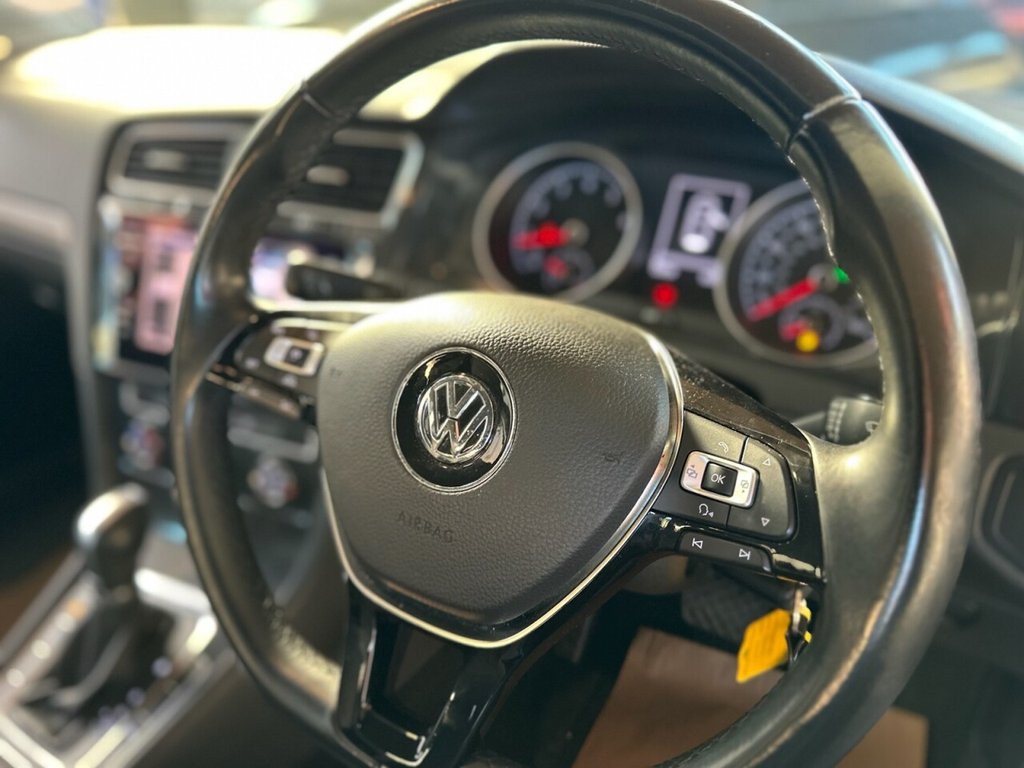 Used Volkswagen Golf 2017 for sale - 76632330: Photo 30