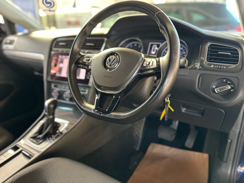 Used Volkswagen Golf 2017 for sale - 76632330: Photo 31
