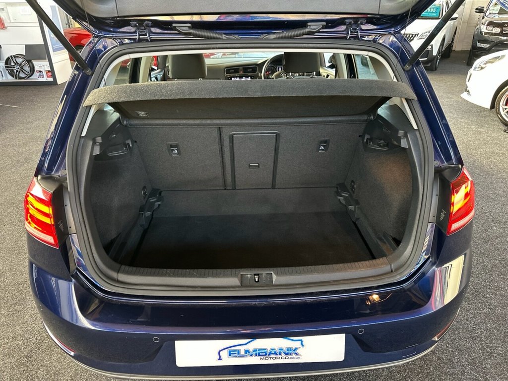 Used Volkswagen Golf 2017 for sale - 76632330: Photo 34