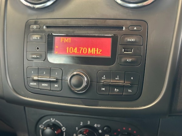 Used Dacia Sandero 2015 for sale - 76274054: Photo 23