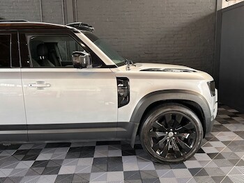 Used Land Rover Defender 2021 for sale - 77806624: Photo