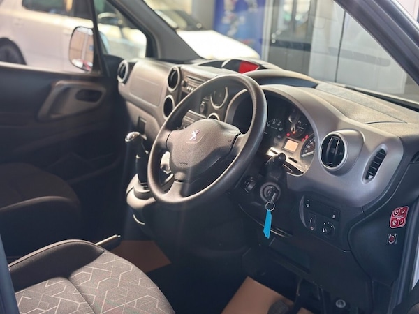 Used Peugeot Partner Tepee 2017 for sale - 75502727: Photo 42