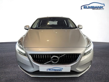 Used Volvo V40 2017 for sale - 75410854: Photo