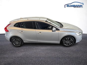 Used Volvo V40 2017 for sale - 75410854: Photo