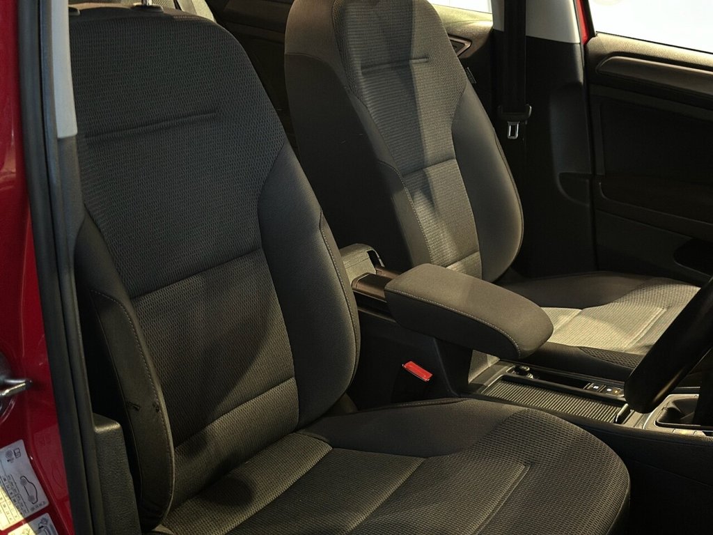 Used Volkswagen Golf 2017 for sale - 76559420: Photo 24