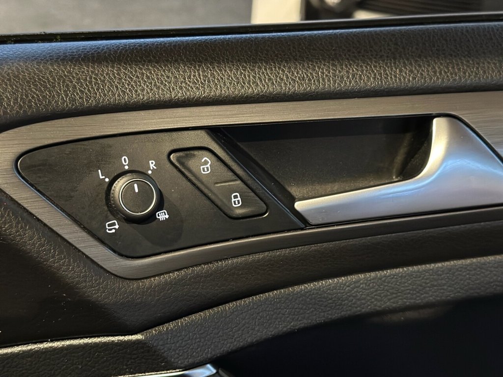 Used Volkswagen Golf 2017 for sale - 76559420: Photo 30