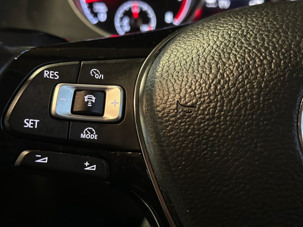 Used Volkswagen Golf 2017 for sale - 76559420: Photo 32