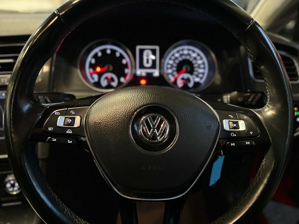 Used Volkswagen Golf 2017 for sale - 76559420: Photo 33