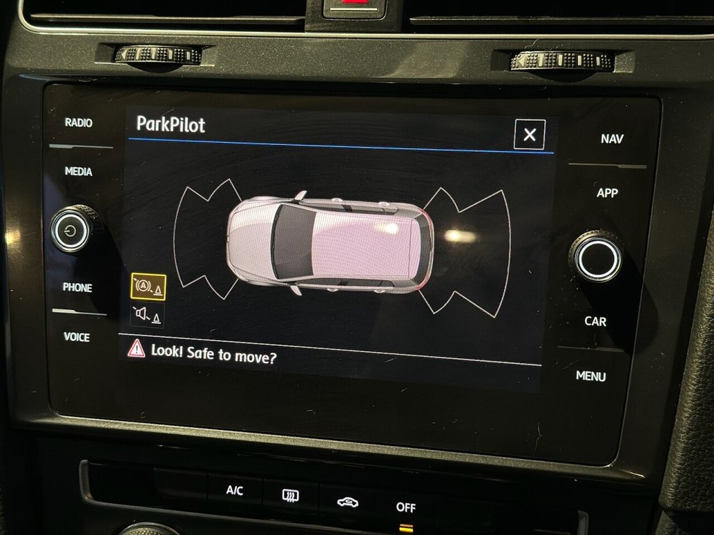 Used Volkswagen Golf 2017 for sale - 76559420: Photo 35