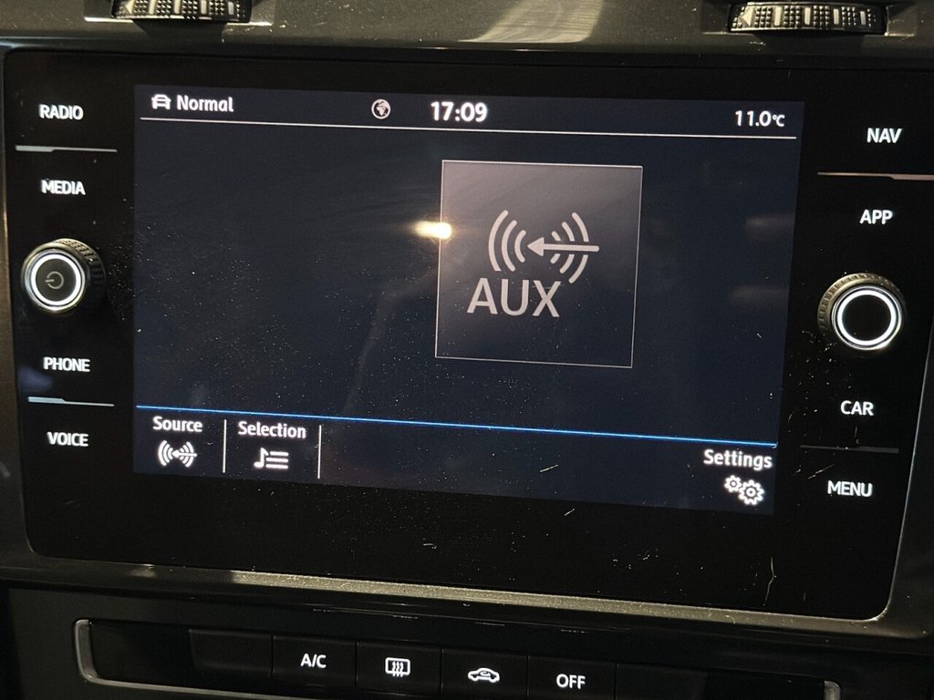 Used Volkswagen Golf 2017 for sale - 76559420: Photo 40