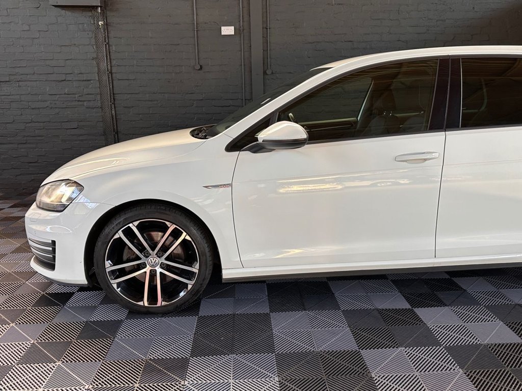 Used Volkswagen Golf 2015 for sale - 77734740: Photo 3