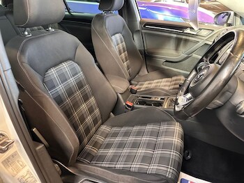 Used Volkswagen Golf 2015 for sale - 77734740: Photo