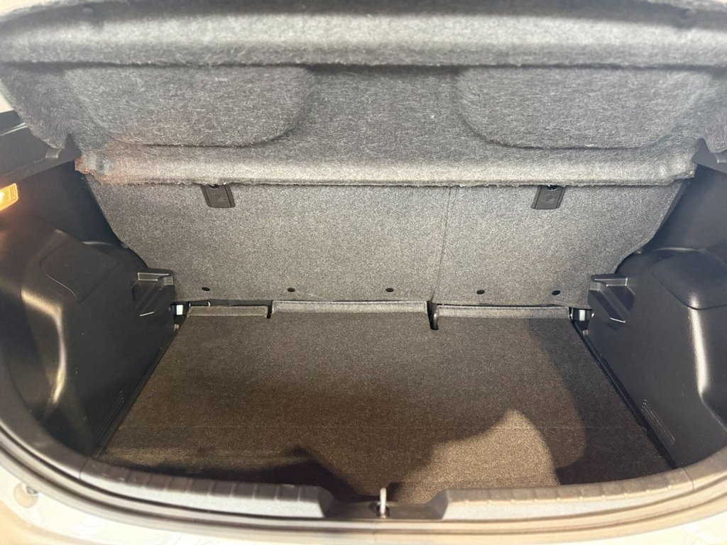 Used Toyota Yaris 2015 for sale - 75801093: Photo 35