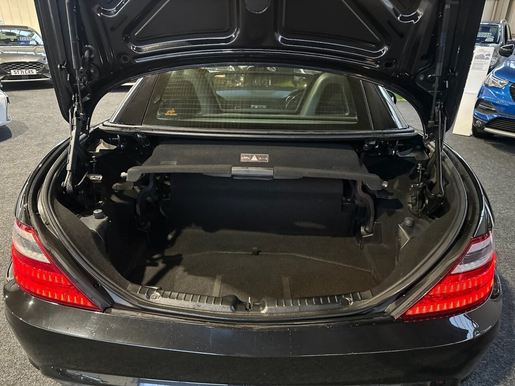 Used Mercedes-Benz SLK 2015 for sale - 76559440: Photo 24