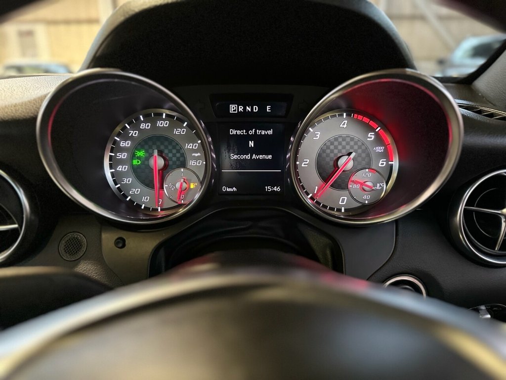 Used Mercedes-Benz SLK 2015 for sale - 76559440: Photo 31