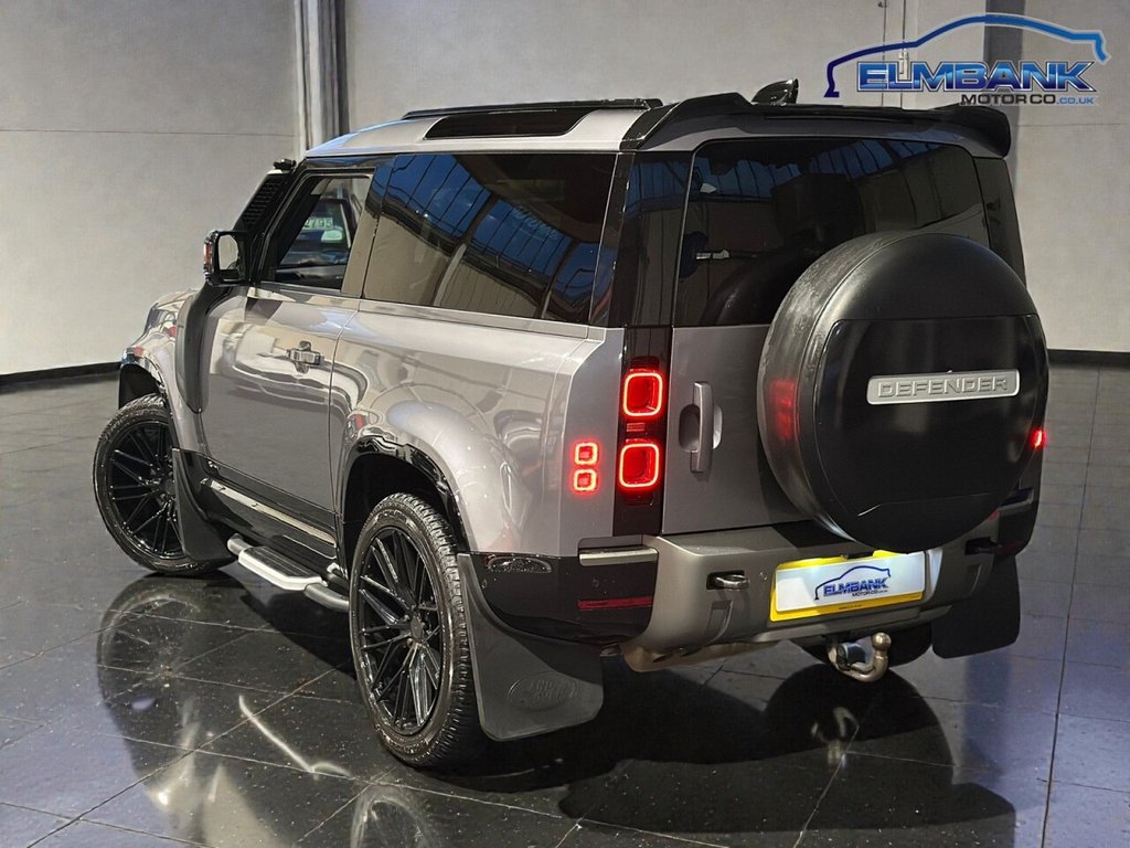 Used Land Rover Defender 2021 for sale - 76772979: Photo 17