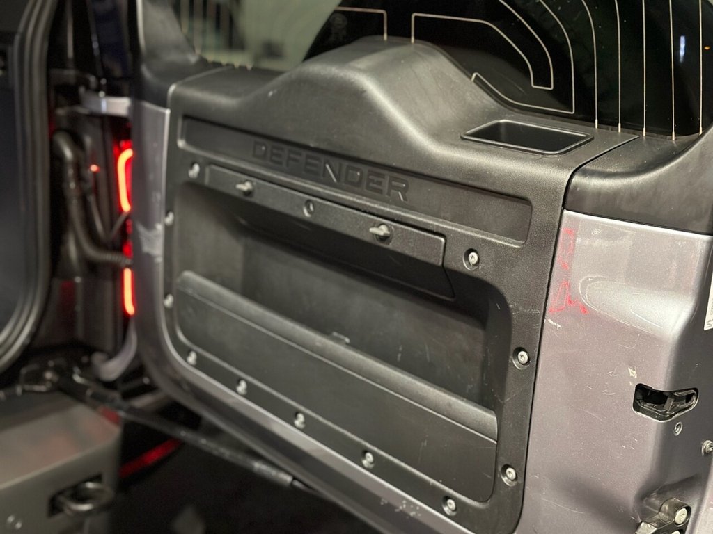 Used Land Rover Defender 2021 for sale - 76772979: Photo 20