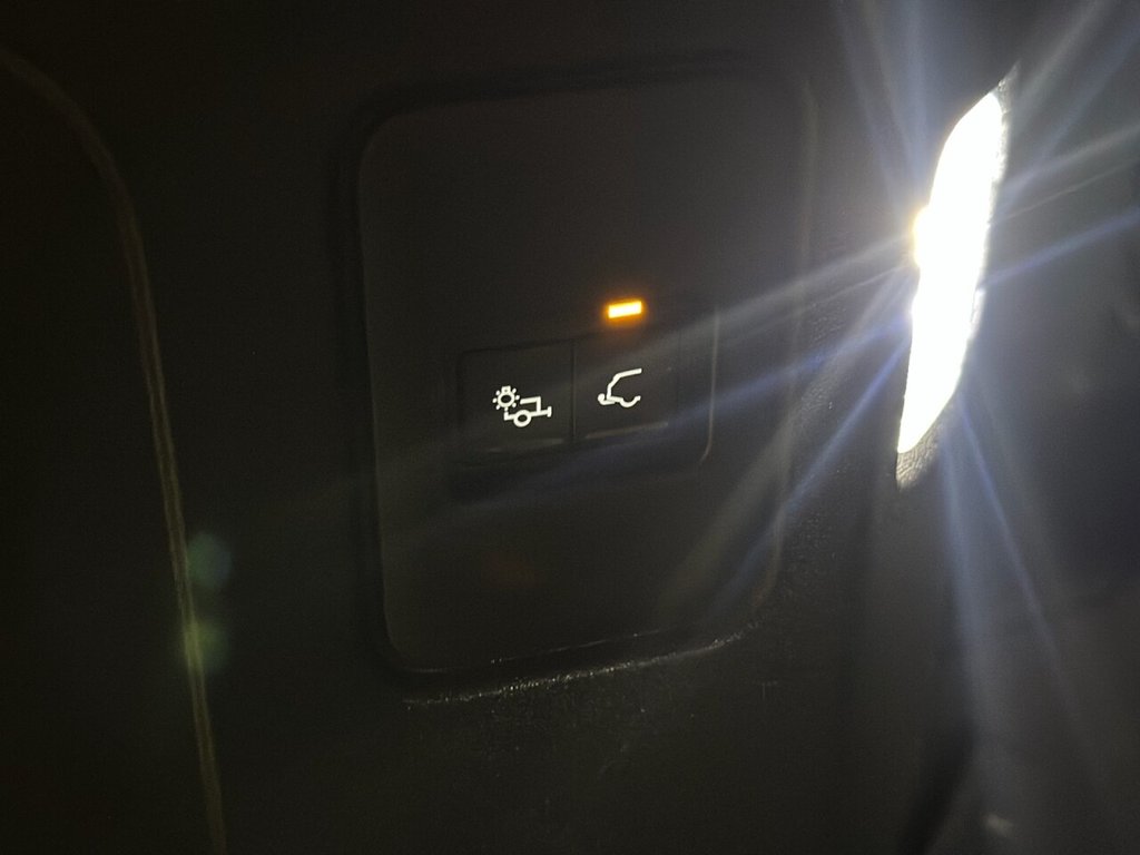 Used Land Rover Defender 2021 for sale - 76772979: Photo 21