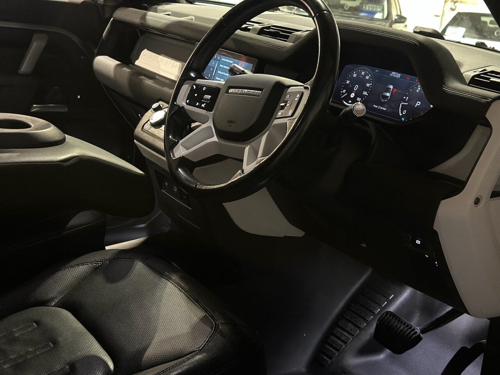 Used Land Rover Defender 2021 for sale - 76772979: Photo 23