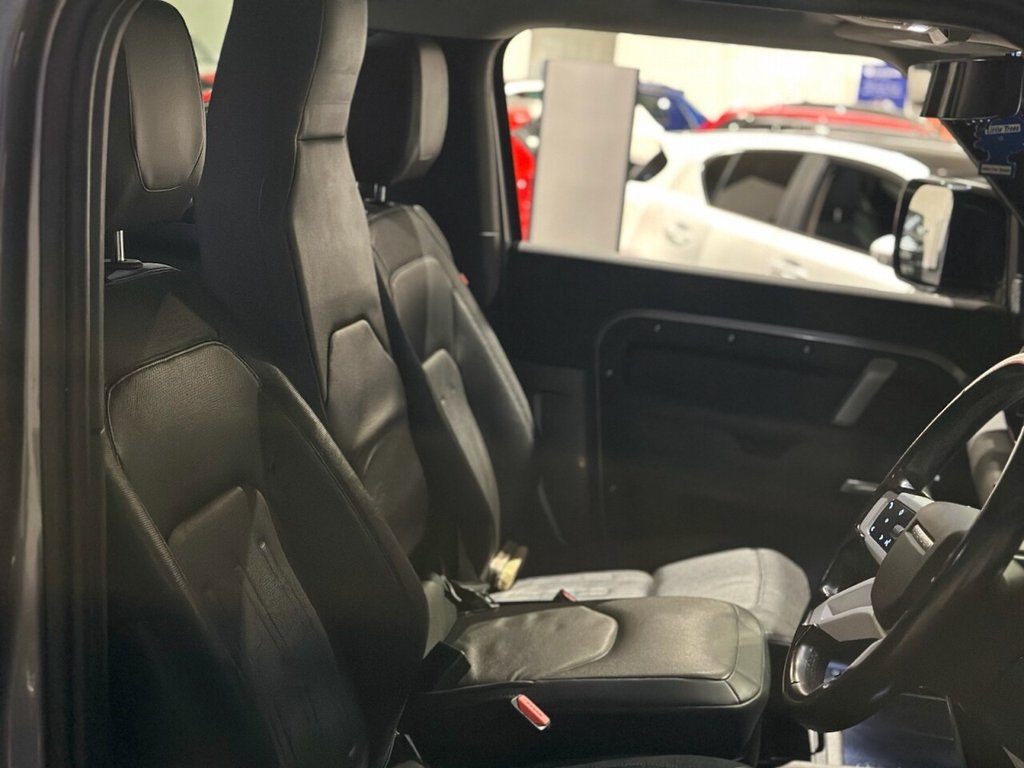 Used Land Rover Defender 2021 for sale - 76772979: Photo 25