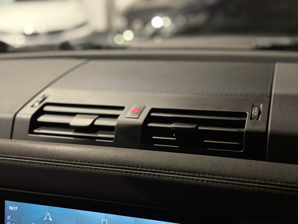 Used Land Rover Defender 2021 for sale - 76772979: Photo 32