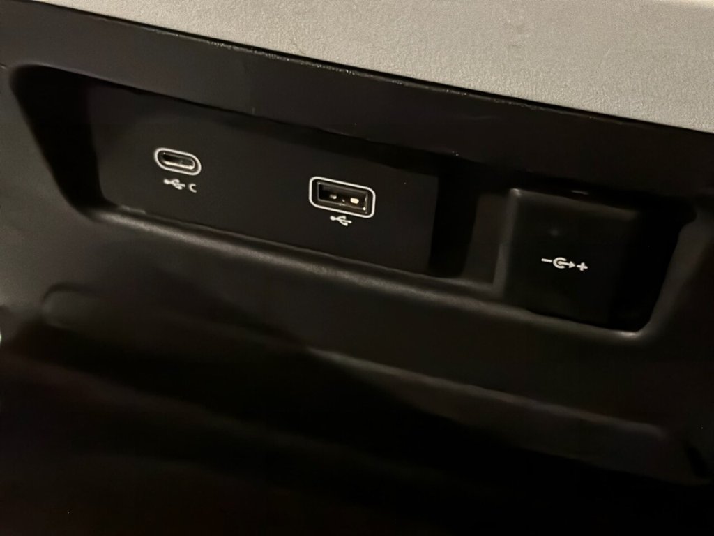 Used Land Rover Defender 2021 for sale - 76772979: Photo 33