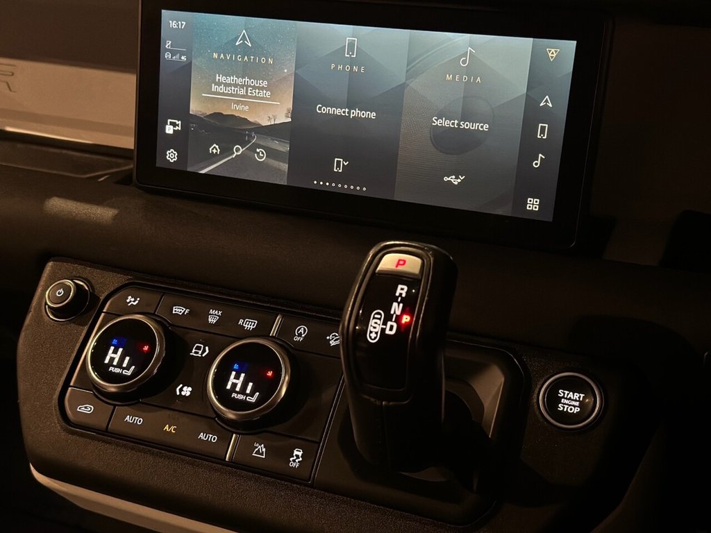 Used Land Rover Defender 2021 for sale - 76772979: Photo 38