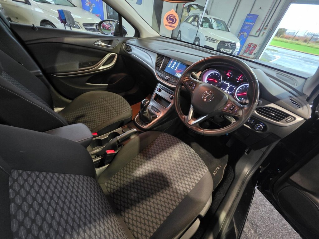 Used Vauxhall Astra 2018 for sale - 76132614: Photo 1
