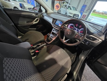 2018 (68) - 1.4i Turbo Tech Line Nav Sports Tourer 5dr Petrol Manual Euro 6 (125 ps)