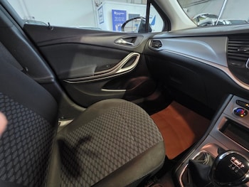 Used Vauxhall Astra 2018 for sale - 76132614: Photo 3