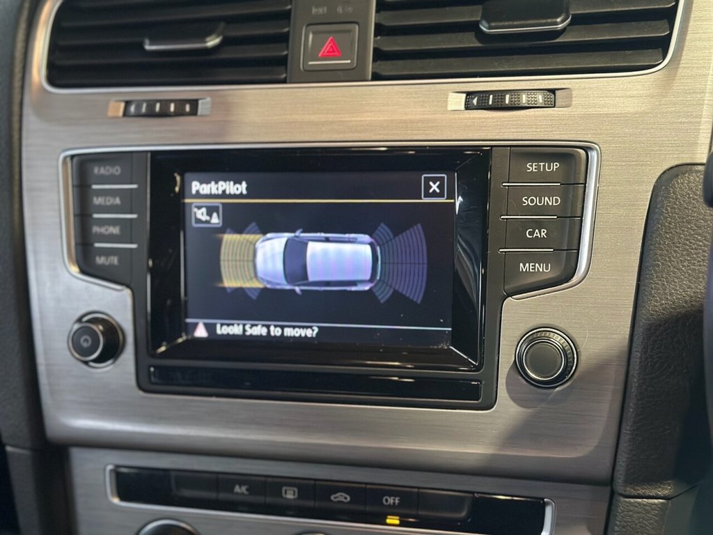 Used Volkswagen Golf 2014 for sale - 77020436: Photo 32